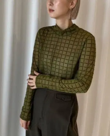 Ameri NEW LOGO MONOGRAM PLAID SKIN TOP