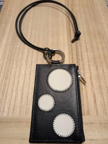 Y's 스티치 디자인 넥스트랩 부착 가죽 카드 케이스