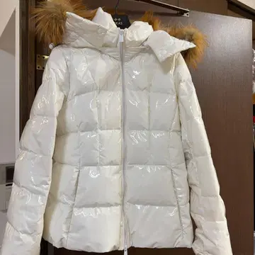 TATRAS 화이트 에나멜 다운 자켓 퍼 포함 M 사이즈