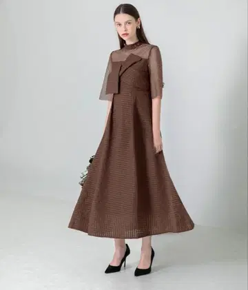 LEJA 뷔스티에풍 하이넥 꽃무늬 시어 레이스 와플 드레스 결혼식