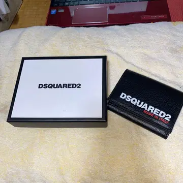 dsquared2 지갑