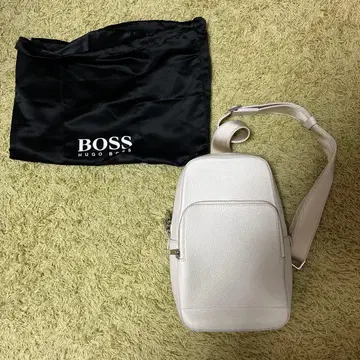 BOSS 바디백 화이트 수납 봉투 포함