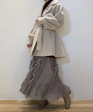 snidel 슬리브 볼륨 숏코트 아이보리