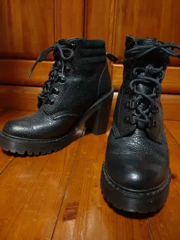 닥터마틴 마틴 퍼세포네 블랙 레이스업 24