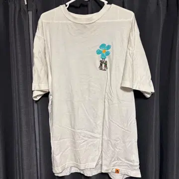 자수 T셔츠 Left Alone 화이트 반팔