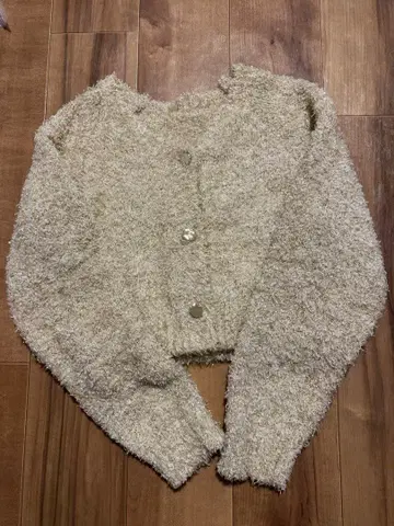 Chico 후와후와 크림색 니트 가디건