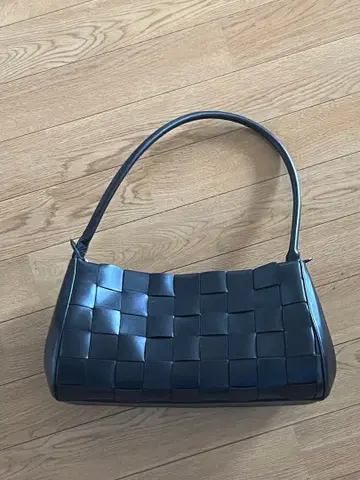 KNEE 뜨개질 디자인 숄더백 블랙