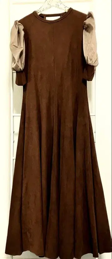 퍼 퍼프 슬리브 플레어컷 원피스