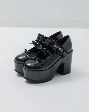 더블 리본 에나멜 펌프스 블랙 피움 pium