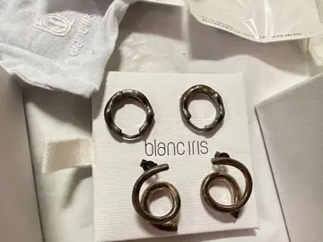 Blanc Iris 귀걸이 세트