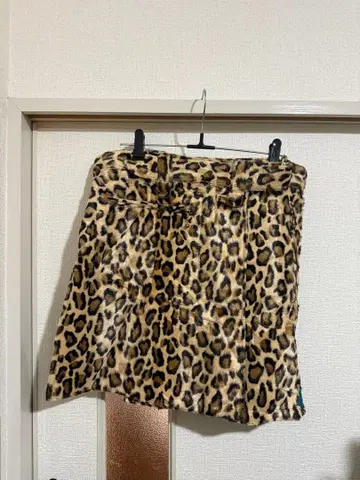 blackmeans 레오파드 무늬 랩 스커트 부착