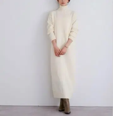 Ur's 새상품 터틀넥 I라인 니트 원피스
