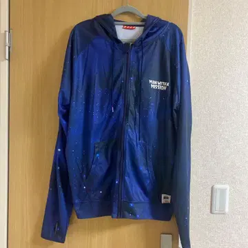 MAN WITH A MISSION 갤럭시 래쉬가드 로고 후드티 XL