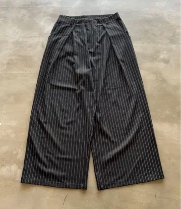 MandO 크로스 턱 배기 와이드 슬랙스 M