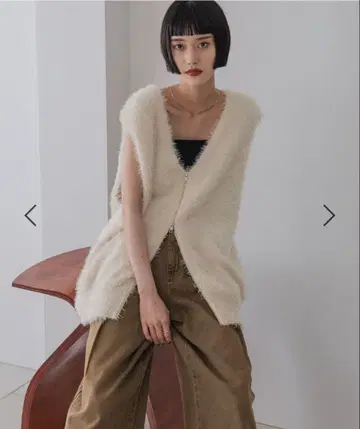 로리즈팜 샤기 ZIP 베스트 아이보리