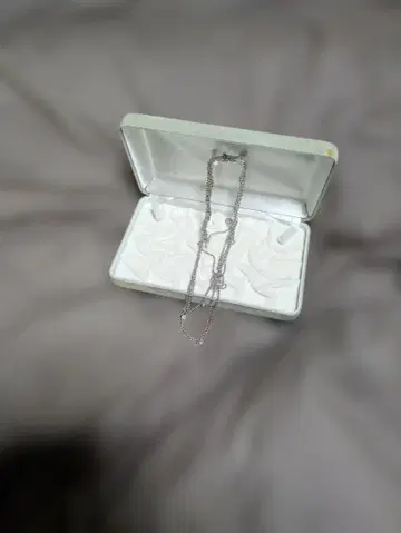 실버 체인 목걸이