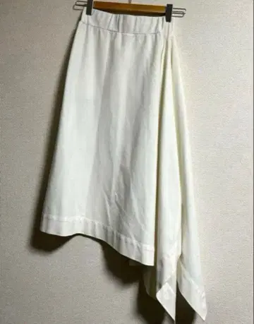 HYKE 하이크 비대칭 롱 스커트