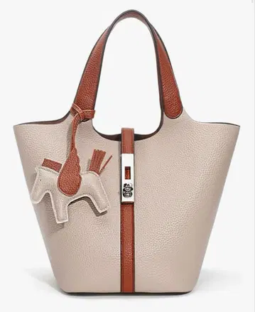 2점 묶음 구매 시 300엔 할인 베이지 가죽 숄더백 말 참 포함