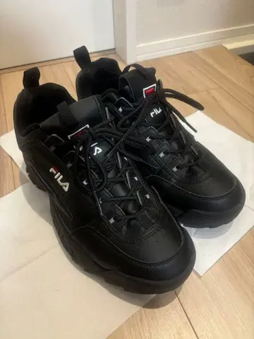 FILA 블랙 더트 스니커즈