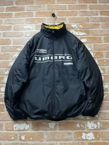00s 엄브로 UMBRO 라이트 다운 나일론 리버서블 블랙 자수 노랑
