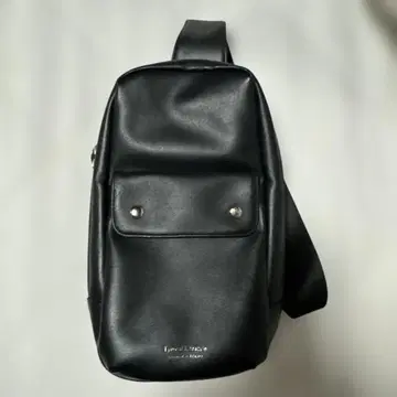 블랙 합성 피혁 숄더백