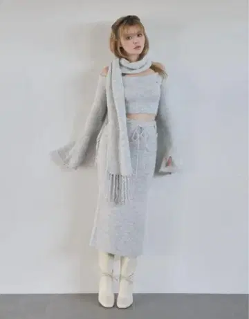 Andmary Zoe muffler set up