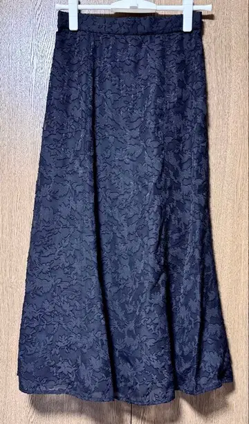 새상품 MK MICHEL KLEIN 자카드 머메이드 스커트 38 블랙