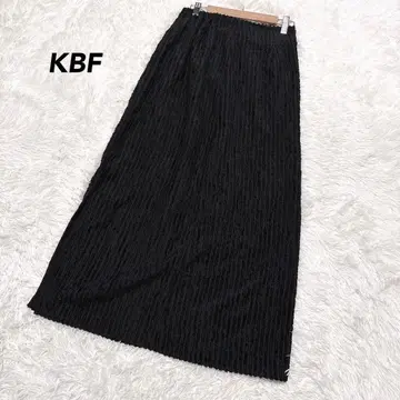 [KBF] 엠보싱 롱 플레어 스커트 블랙 오피스 캐주얼