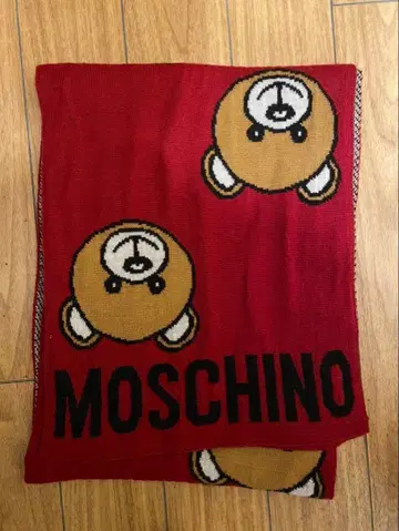 MOSCHINO 곰 무늬 머플러 레드