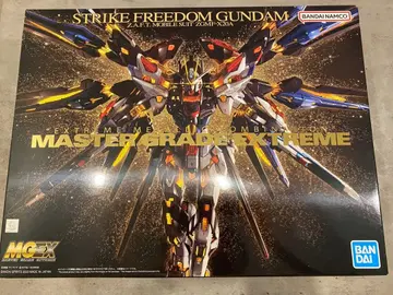 스트라이크 프리덤 건담 MGEX 정크제품