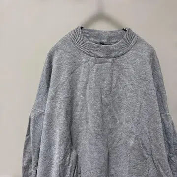 크로스플러스 볼륨 슬리브 스웨터(L) 심플 그레이 크루넥 무지