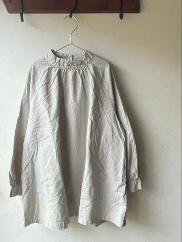 SUN VALLEY 옥스 스탠드넥 롱 블라우스