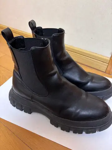 블랙 가죽 사이드 고어 부츠 L 사이즈