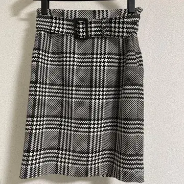 체크 무늬 타이트 스커트 사이즈 36 벨트 포함