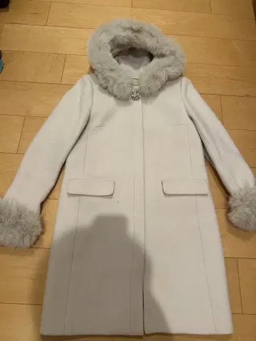 Apuweiser-riche 화이트 비쥬 5way 코트 클리닝 완료