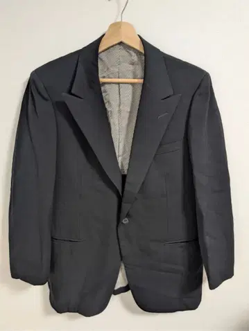 HUNTSMAN 블랙 수트