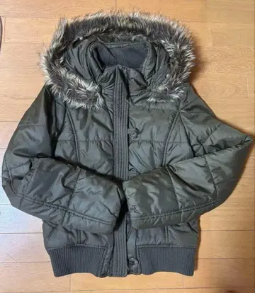 HushHush 후드 부착 다운 자켓 올리브 그린