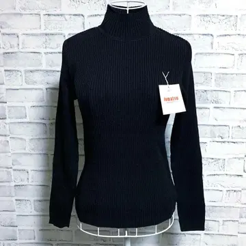 미사용품 [ tomatsu ] 토마츠 심플 블랙 양모 하이넥 리브 니트