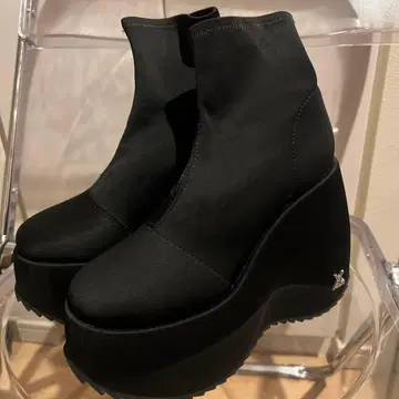 블랙 웨지솔 하이컷 부츠