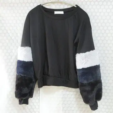 보아 블랙 돋보이는 긴팔