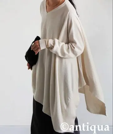 화이트 컬러 V넥 니트 상의 여성용 antipua