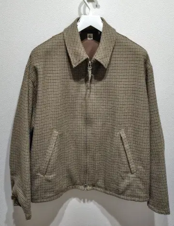 브라운 계열 체크 무늬 집업 자켓