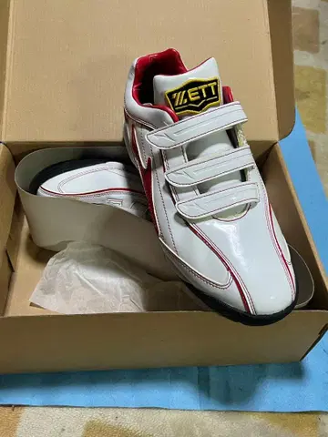 미사용 새상품 ZETT 트레이닝 슈즈 화이트/레드 27.5cm