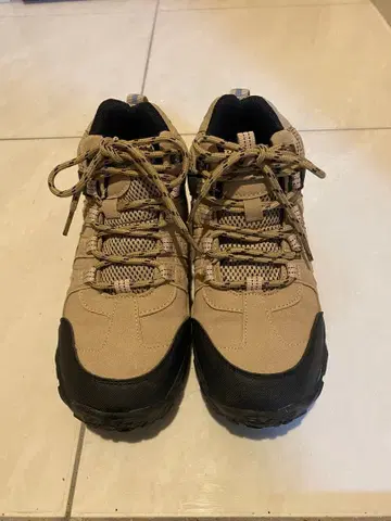 등산화 미드컷 비브람 밑창 22.5~23cm