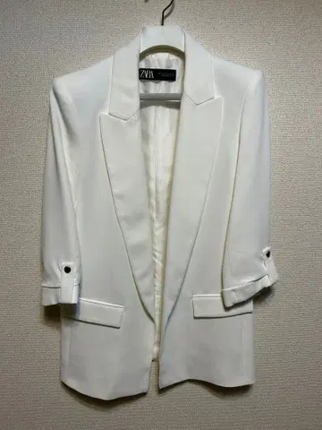 Zara 화이트 테일러드 자켓