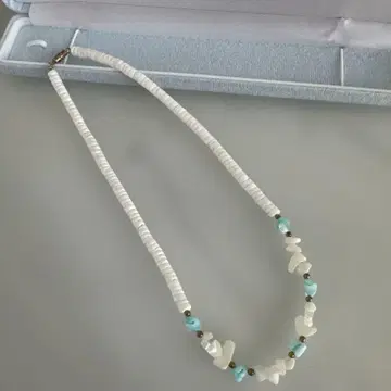 화이트 쉘 아쿠아 마린 목걸이