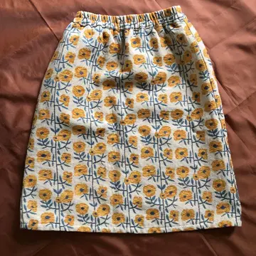 새상품급 Lilou & Lily 릴리 앤 릴리 꽃무늬 스커트 래글런 직조