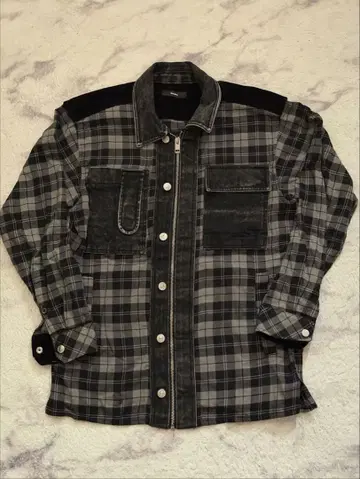 지퍼 달린 그레이 계열 체크 플란넬 셔츠