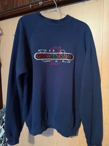 Guess jeans 맨투맨