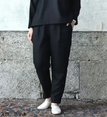 새상품급 evam eva [ 정가 2.5만 ] 블랙 턱 팬츠